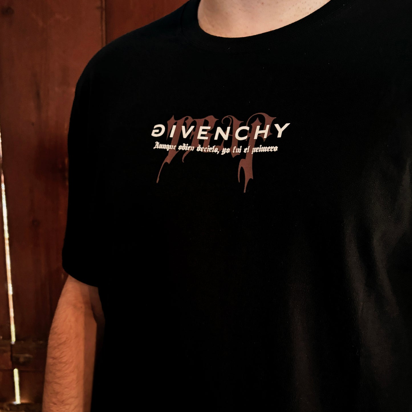 GIVENCHY REMERA NEGRA
